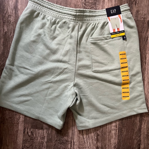 GAP Granite Green FT 7” Shorts - Picture 1 of 8